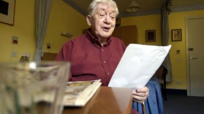 The Computer’s First Christmas Card